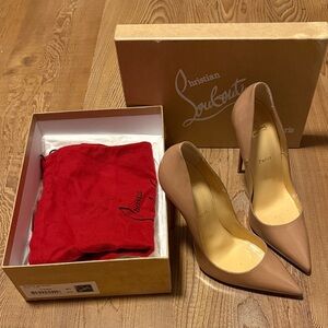 CHRISTIAN LOUBOUTIN PATENT LEATHER BEIGE PUMPS